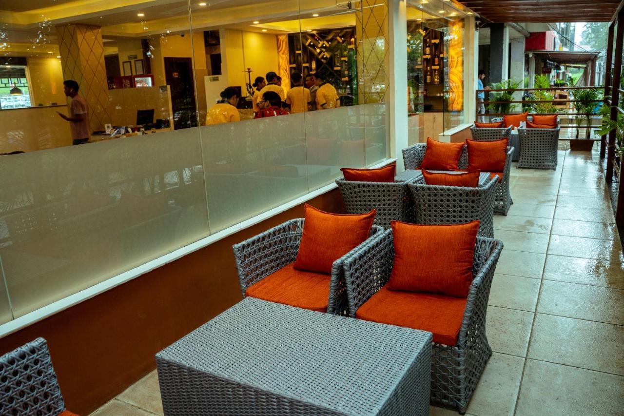 Hotel Black Diamond - Transit Point Inside Hotel Catmandu Exterior foto