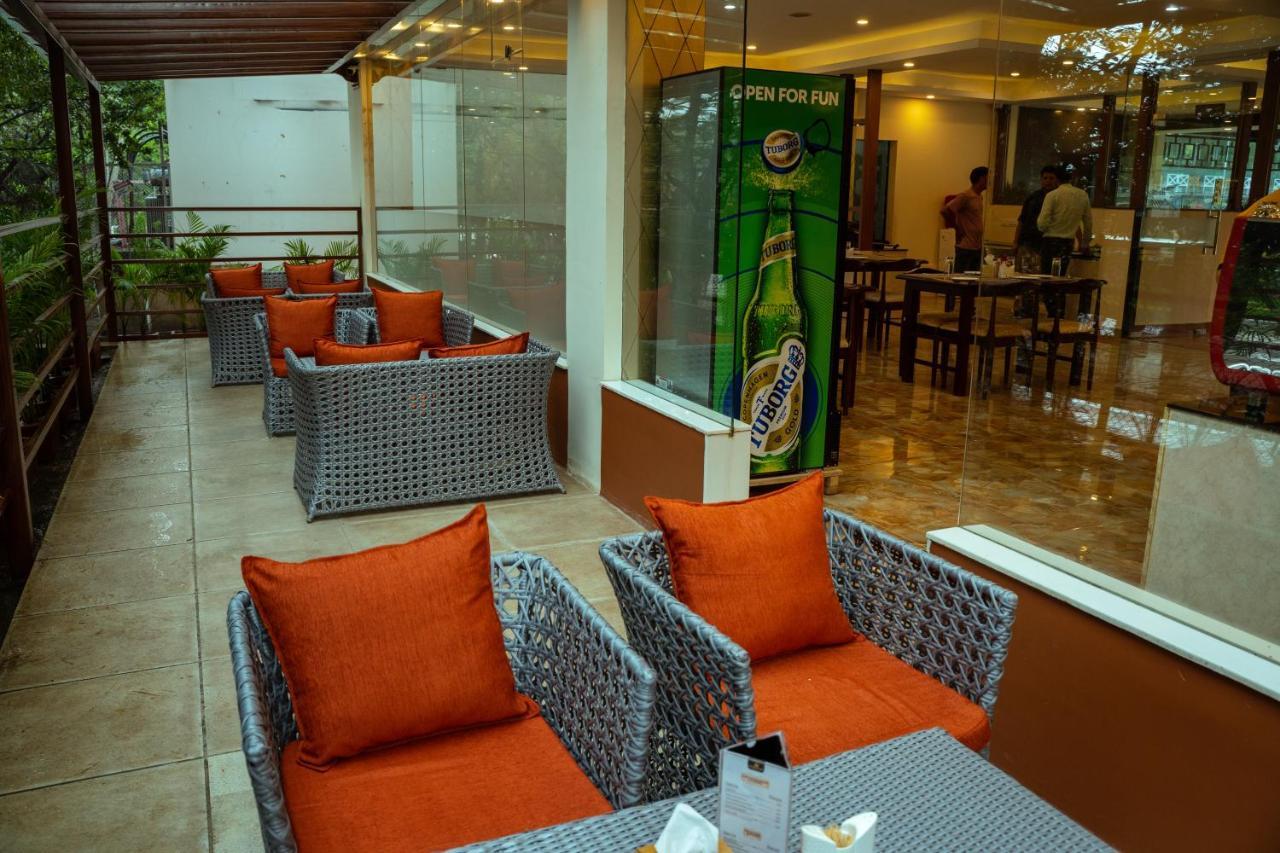 Hotel Black Diamond - Transit Point Inside Hotel Catmandu Exterior foto
